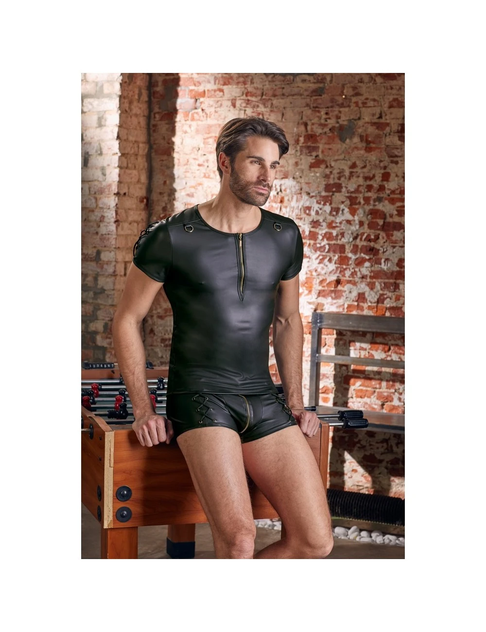 T-shirt Noir Mat Avec Anneaux NEK – Image 5